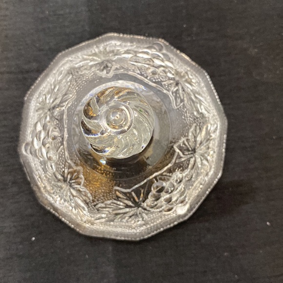 Vintage Jeannette Glass Grapes and Leaves Lidded Dish - Picture 4 of 9